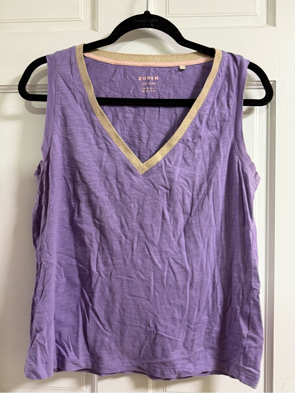 Boden Women’s Lavender V-Neck Sleeveless Top with Gold Trim Size 6